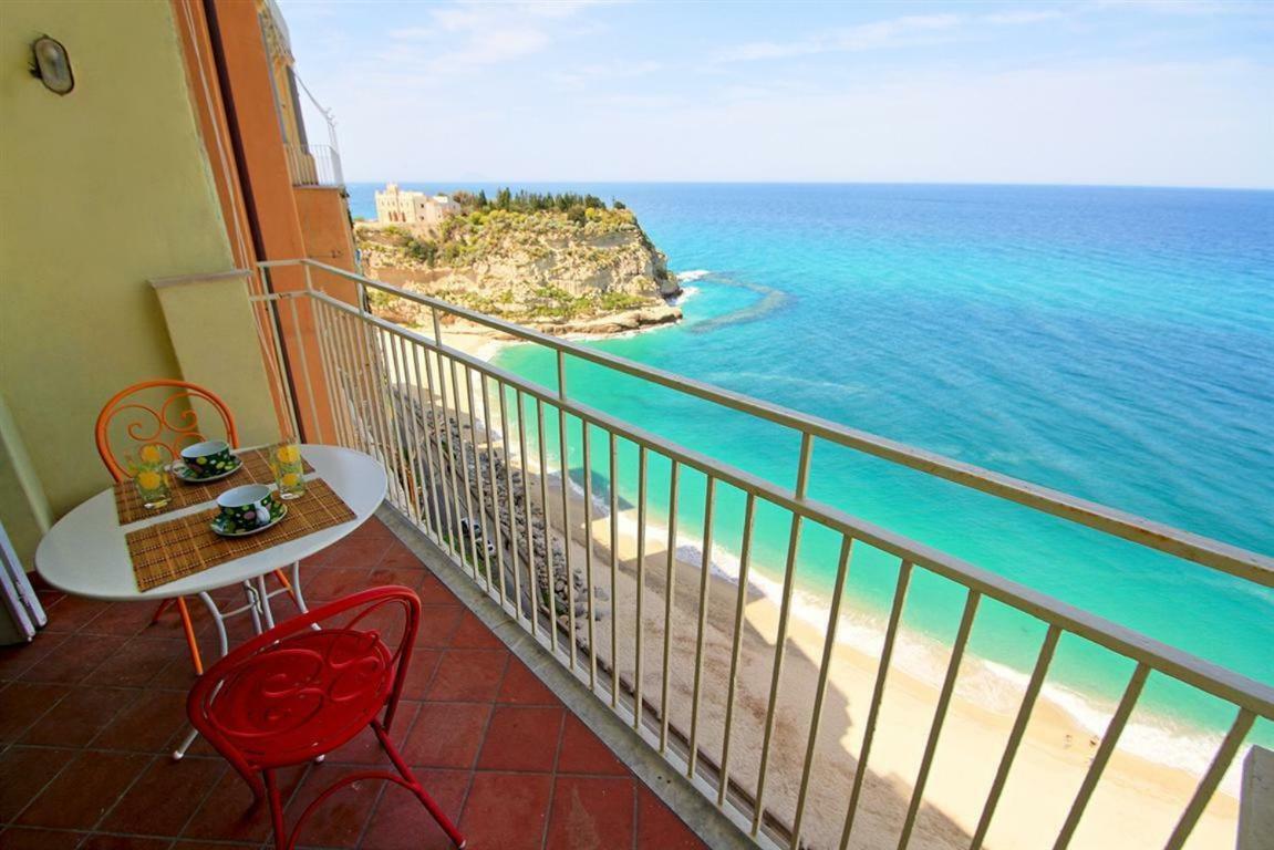Isola Bella Sea-View Apartment Тропея Экстерьер фото