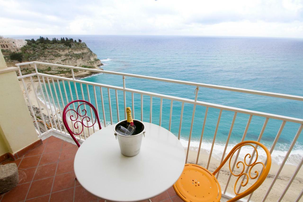 Isola Bella Sea-View Apartment Тропея Экстерьер фото