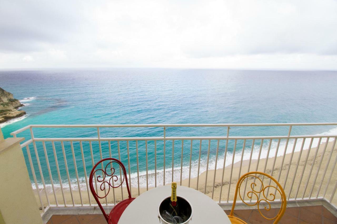 Isola Bella Sea-View Apartment Тропея Экстерьер фото